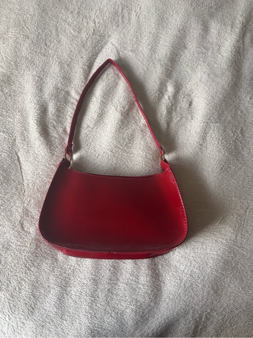 Red Shoulder Bag - Sleek Womenâs Handbag